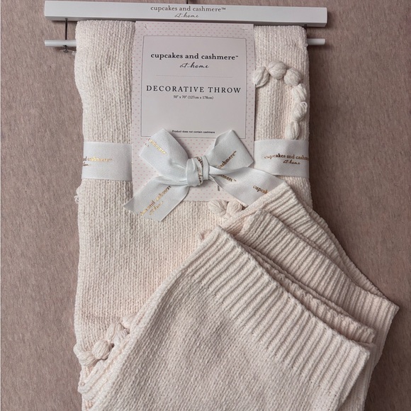 Cupcakes and Cashmere White Decorative Throw - Picture 2 of 3